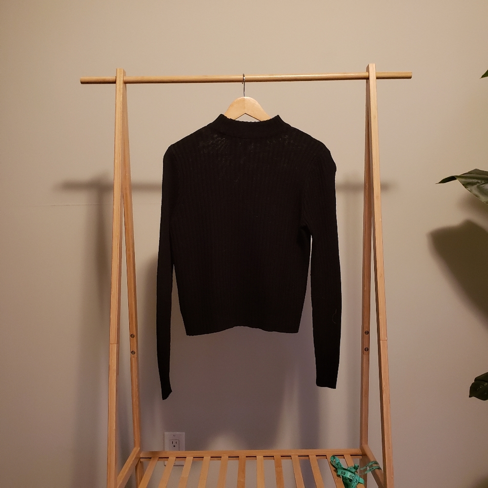 Black Ribbed H&M Sweater - Picture 3 of 5